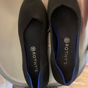 Black Rothy’s flats 12